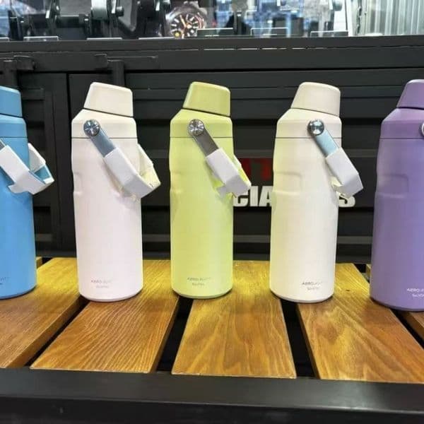 Eco-Friendly Double-Wall Vessel: Versatile 304 SS Thermal Flask with Easy Grip Handle