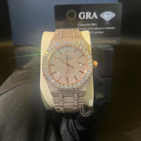 Fast delivery Luxury Designer Watch for Men Hip Hop Half Iced Lab Grown Days with Rubber Fast delivery VVS