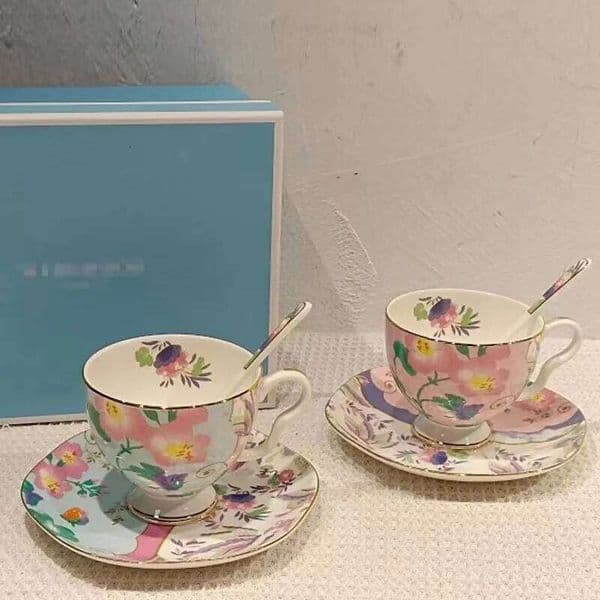 Bone China Butterfly Coffee Spoon Delicate Tall Cup Luxury Mug English Afternoon Tea Ceramic Coffeware Drinkware Gift Box 26W0211