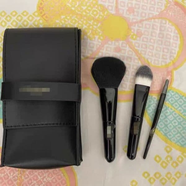 Elegant Makeup Brush Kit for Blending Powders & Finishing Touches | Complete Collection With Travel Bag