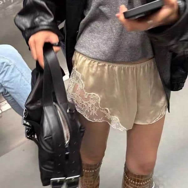 Fall/Winter 2026 New Arrivals Stylish And Versatile Dark-hued Double-buckle Niche Design Tote And Crossbody Bag