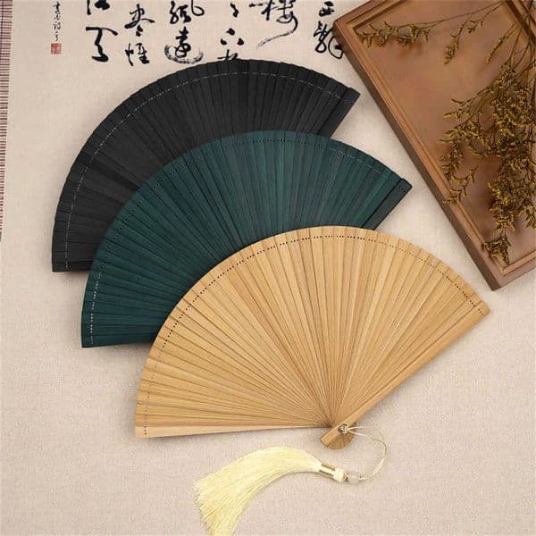 Chinese Bamboo Folding Fan Solid Color Handicraft Fans Elegant Handheld Fans Perform Props Wedding Party Home Decor 260130BJ