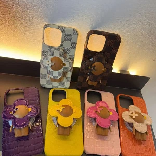 Luxury Monogram phone Cases designer For iPhone 17 Pro Max case 16 15 Plus 14 Pro 13 12 11 Fashion Creative Case shaped shell Comfortable grip full leather feel