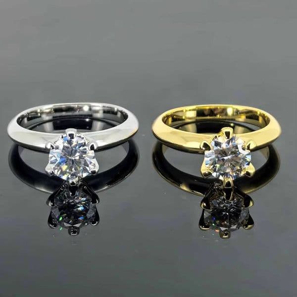 Moissanite S925 Sterling Silver Gold Plated 1CT Halo Design VVS Round Brilliant Cut Moissanite Diamond Engagement Ring