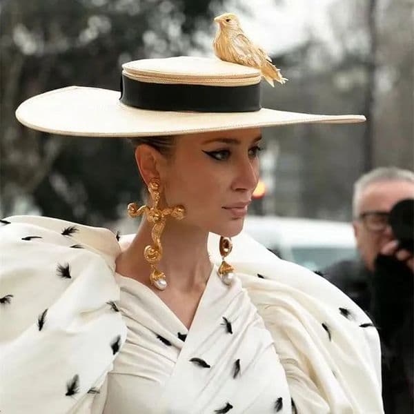 Vintage Baroque Style Metal Alloy Cross Dangle Earrings for Women Jewelry Fashion Show Statement Earrings Accessories 260120