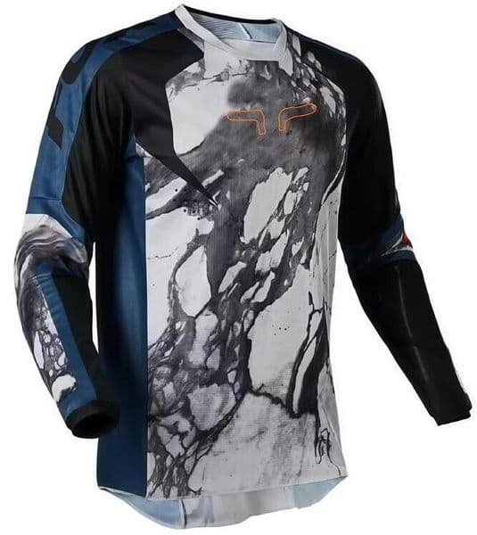 Athletic Cycling Outfit Tailored by Request: Sporty Look & Comfortable Fit