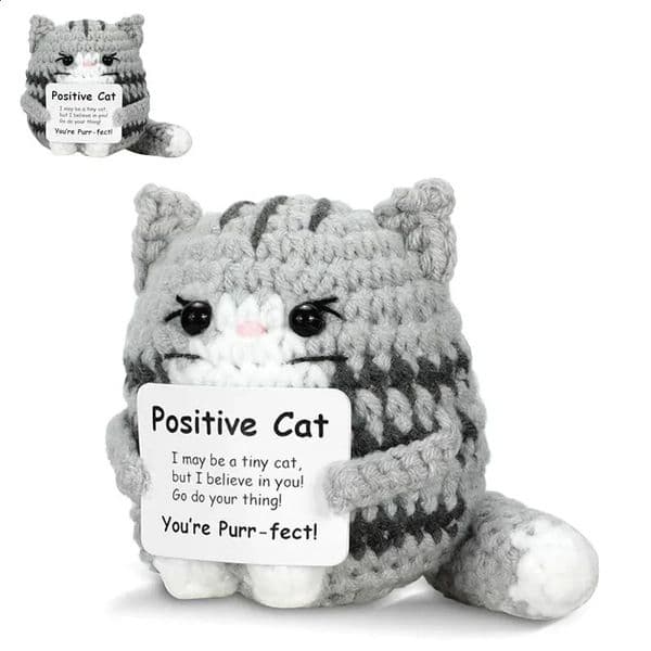 Crochet Cat Doll Ornament Home Room Decoration Handmade Knitted Positive Energy Cat Doll With Card Christmas Party Gifts 260202