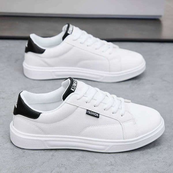 White Black Comfortable Casual Skateboard Men Solid Leisure Sneakers Lightweight Walking Shoes 26Y0212