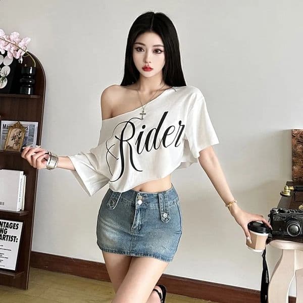 SylCue Letter Print Oversized T-shirt Women Irregular Skew Collar Off Shoulders Short Sleeves Fashion Casual Simple Street Tops 260209