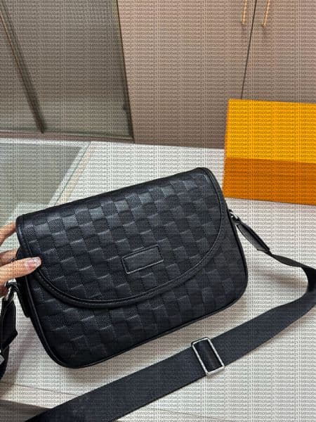 Fashion mens bags Designer bag leather shoulder cross body package clutch handbag men messenger package Briefcase business bags Wallets