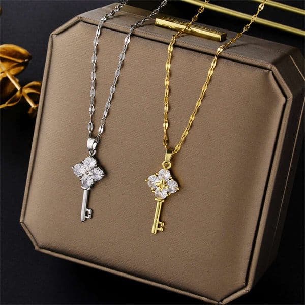 Titanium Steel Key Necklace Ins-Style Micro-Inlaid Elegant Tassel Collarbone Chain Sweater Chain For Women L260526