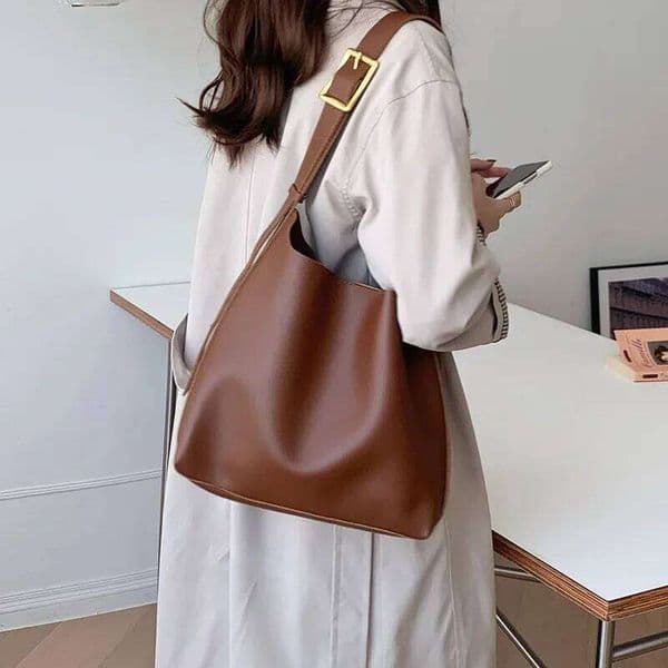 Versatile Large Capacity Tote for Women's New Lazy Style Mother and Child Water Bucket Bag Retro Brown One Shoulder Crossbod Z260224