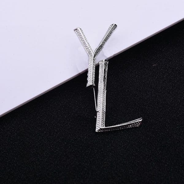 Men With Women Stamp Letter Brooches Antique Bronze Plated Steel Seal High Quality Jewelry Brooch Pin Marry Christmas Valentines EXW2602262