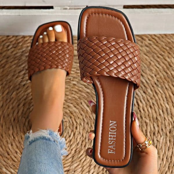 Womens Sandals Summer Fashion Flat Bottom Slippers Casual Simple Solid Colour One Word Woven Strap Sandy Beach 260126BANJIA
