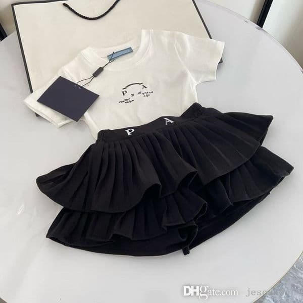 2026 Summer Kids Designer Clothes Cute Two Piece Skirt Set Baby Girls Children Clothing Dresses Sets Short Sleeve Pullover T-shirt Pleated Cake Dress