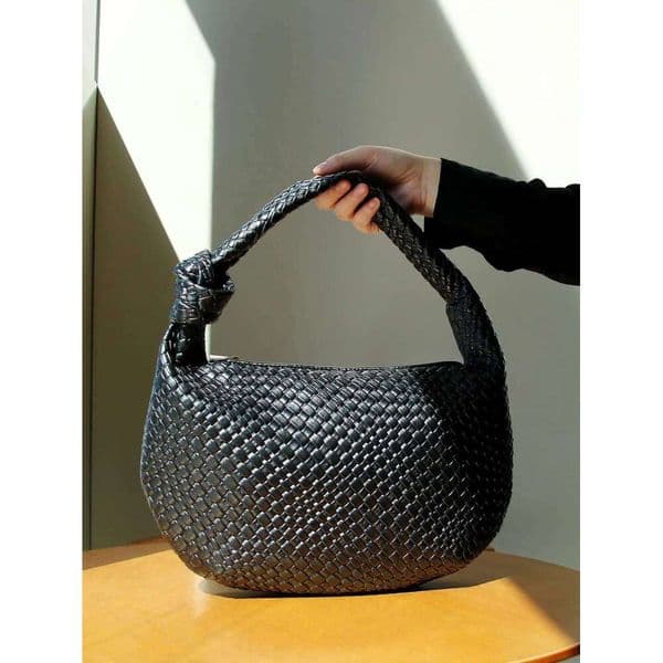 High-End Woven Bag Fashionable New Versatile Women's Handbag One-Shoulder Armpit Knotted Unique Niche Design Retro