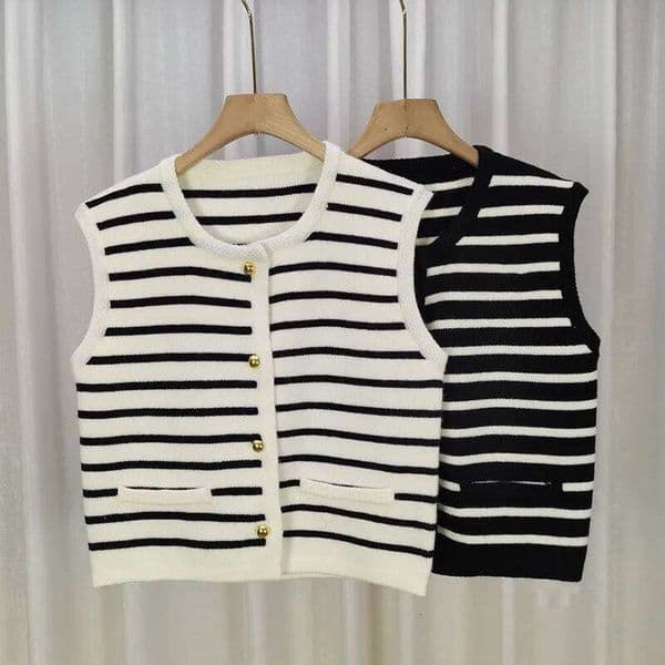 2025 Autumn New Sleeveless Knitted Vest Women Black White Striped Round Collar Sweater Waistcoat Fashion Streetwear Cardigan 26W0227
