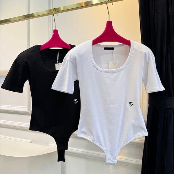 Designer Shoulder Pad Bodysuits Women Slim Fit Scoop Neck t Shirt Summer Street Nightclub Sexy Short Sleeve Leotard Tops