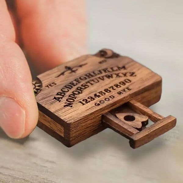 Bestseller Mini Ouija Retro Miniature Spirit Board With Wooden Miniatures Emotional Love Drawer Home Decoration Gift ddmytues