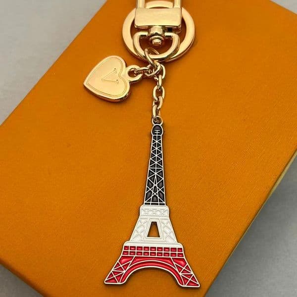 Fashion Key Chain Eiffel Tower Designer Keychain Charm Car Keychains Bag Charm Hanging Decoration Pendant Accessorie