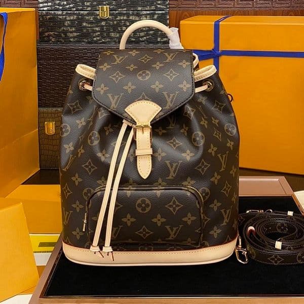 Designer Backpack Luxury Handbag Women's High-Quality Leather Bag Classic Monogram Pattern Adjustable Shoulder Strap Flap Closure with Locking Buckle4