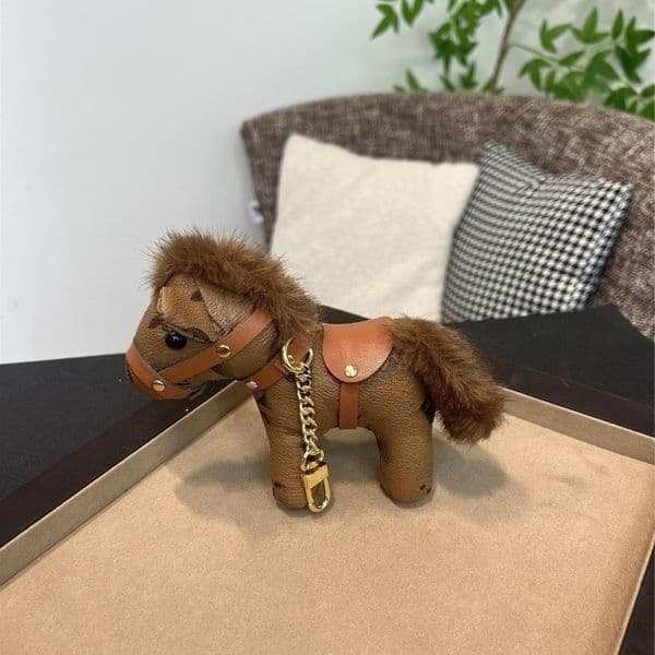 Men Women's Cute Horse Bag Charm Luxury Designer Keychain Key Rings Premium Leather Metal Bag Pendant Car Key Holder Premium Gift