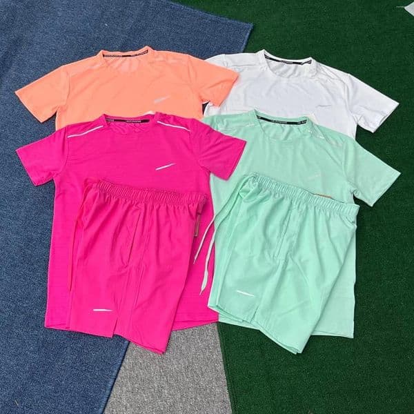 Men's Tracksuits Summer Mens Tech Set Designer Tracksuit T Shirts Shorts Two-piece Womens Fitness Suit Print Quick Drying And Breathable