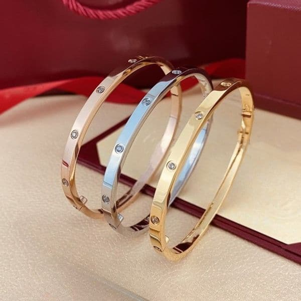 Love Bangle 4MM Designer Jewelry Bracelet Diamond Bangle Stainless Steel Plated Gold Size 16-29 Womens Luxury Bracelet