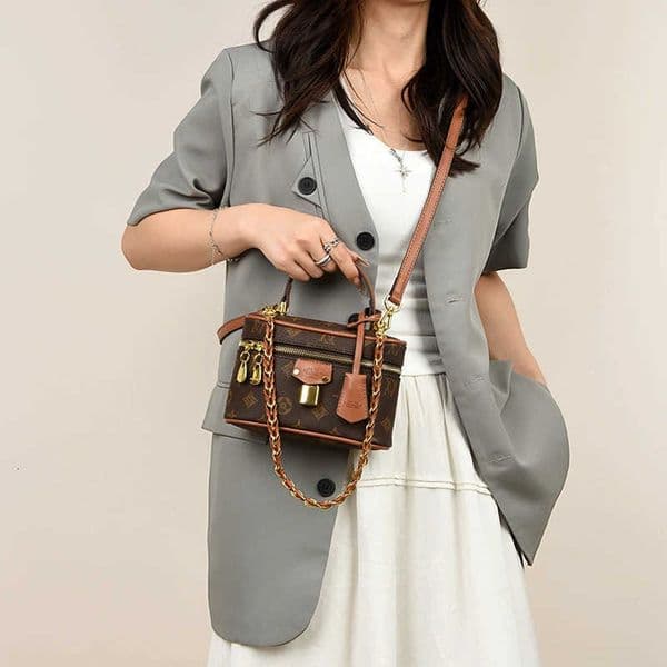 Elegant Designer Diaper Bags Vintage For Women Large Capacity Leather Shoulder Bag Minimalist Classic Fashion H260601