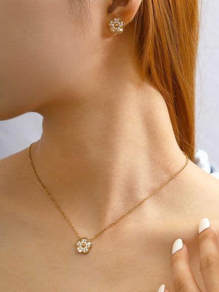 Luxury French Elegant Light Exquisite StainlESS Steel 18K Gold-Plated And Diamond FiveFlower Jewelry Set For Women M260601