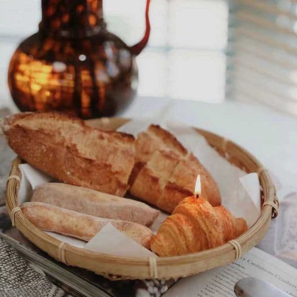1Pcs Croissant Bread Scented Candle Decorative Aromatic Food Waffle Candle Milk Fragance for Coffe Shop Home Decoration C2605301