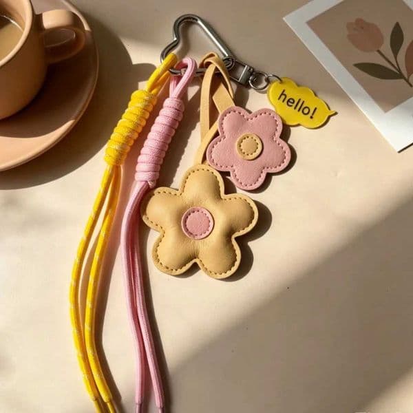 Flower Leather Bag Charm Keychain Braided Rope Pendant Cute Floral Accessory for Women Bags Keys M260601
