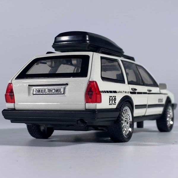 132 VolksWagenwerk Santana wagon Alloy Metal Diecast Model Car Sound Light Pull Back Classic simulation Collection Hobby Gift L260601