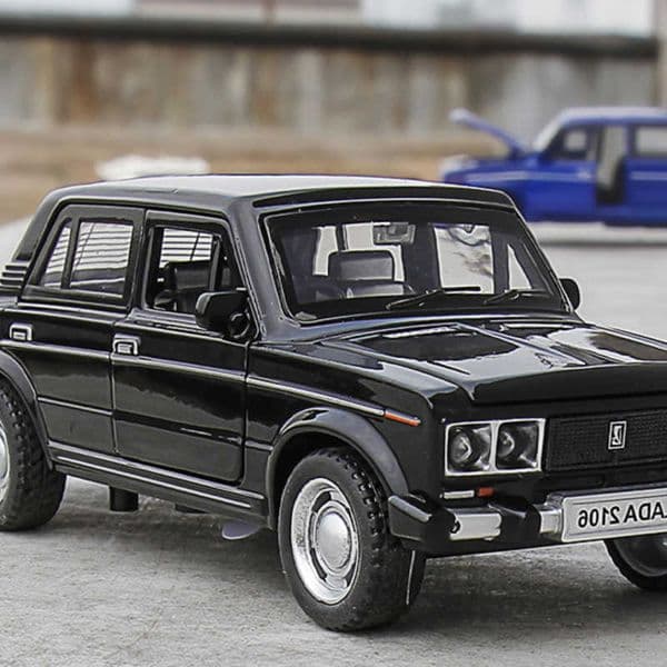 132 LADA 2106 Alloy Classic Car Model Diecast Car Toy Simulation Sound And Light Toy Collection Gift Car Decoration Ornaments L260601
