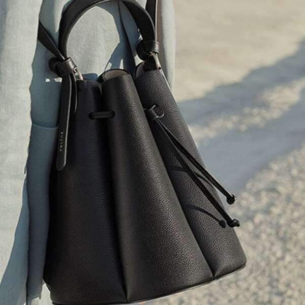 New women's shoulder and crossbody hand-held petal bucket bag, niche design fashion bag