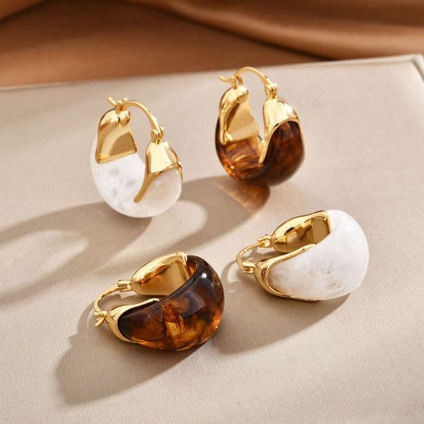 Milad Autumn Winter Vintage Coffee Color Resin U-Shaped Cuffs Simple Hong Kong Style Light Luxury High-End Earrings Elegant Ear Jewelry