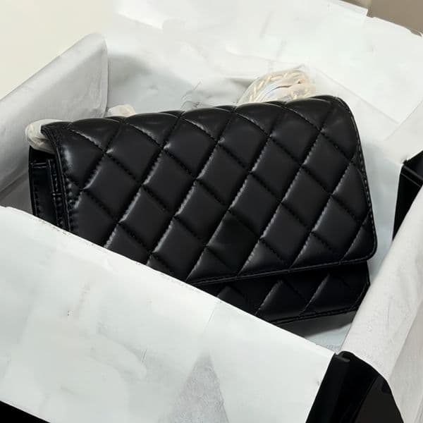 Flap bags best handbags fashionable chain bags classic underarm bags practical commuter bags top designer bags high-quality women's bags popular crossbody bags
