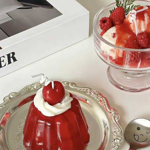 Cherry Red Jelly Pudding Scented Candle Raspberry Bedroom Atmosphere Sleeping Fragrance Girl Niche Birthday Gift Room Decoration C260530