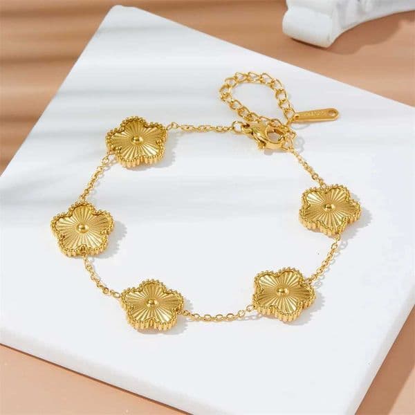 2026StainlESS Steel Five leaf Flower Luxury Bracelet for Women Gold Color Charm Bracelets cLOVEr Fashion Jewelry Gifts C260601