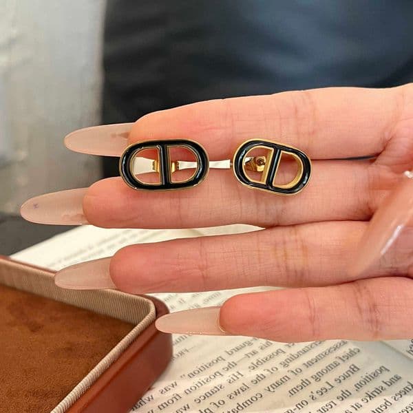 shion Round Elegance Wedding Party Jewelry Earrings Blk Earring Never Fading Designer 18k Gold Plated Stainless Steel Letter Earring Z260602