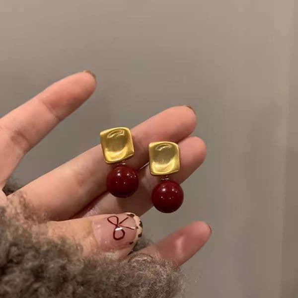 Designer Jewelry Luxury Jewelry Hong Kong-Style Retro Square Pearl Pendant Earrings For Women, High-End Light Luxury Niche Earrings, Simple And Elegant Ear A