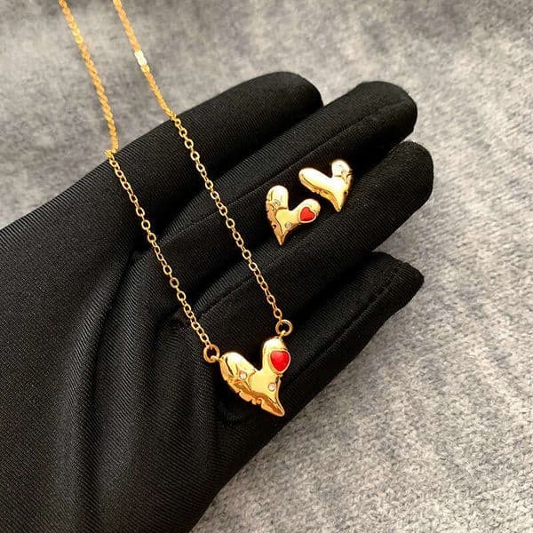 Designer Jewelry Luxury Jewelry Red Zircon Heart Necklace For Women, High-End Luxury, Niche, Compact And Exquisite Earrings, 2026