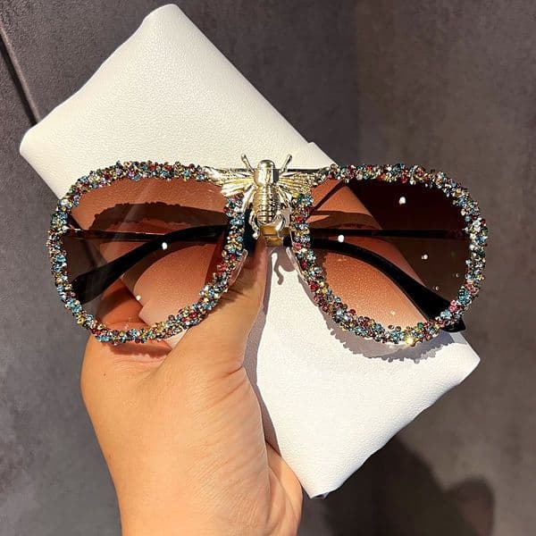 Oval Gradient Brown Sunglasses with Full Multi-Color Rhinestone Rim & 3D Gold Bee Ornament for Luxury Party Club UV Protection Fashion Eyewear