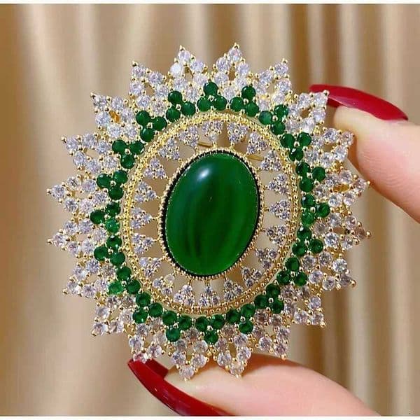 Emerald Oval Sunflower Brooch Vintage for Women Green Crystal Sunburst Lapel Pins Floral Design Wedding Party Art Deco Jewelry H260602