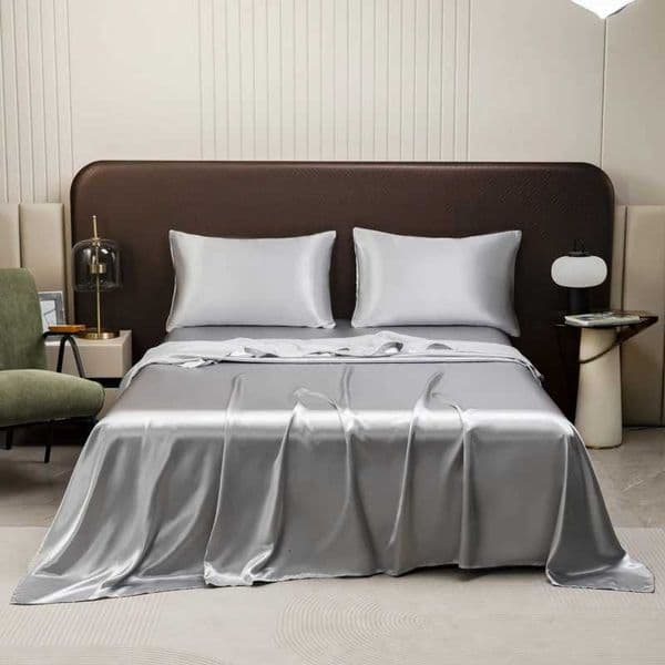 Solid Color Satin Sheet and lowcase SetLuxurious Bedding Ensemble with a Silky SheenTwin/Fl//King SizeJ260602