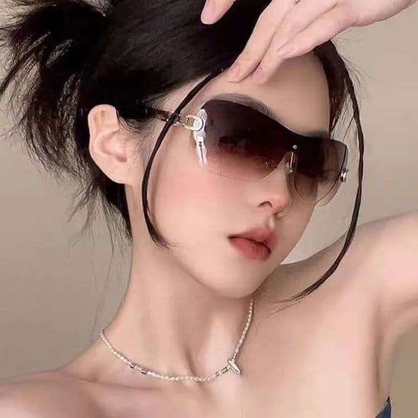 Designer Luxury Large Frame Integrated Women's Fashion Future Technology Sense Metal Anti UV Outdoor Glasses Beach Party Vacation Sunglasses