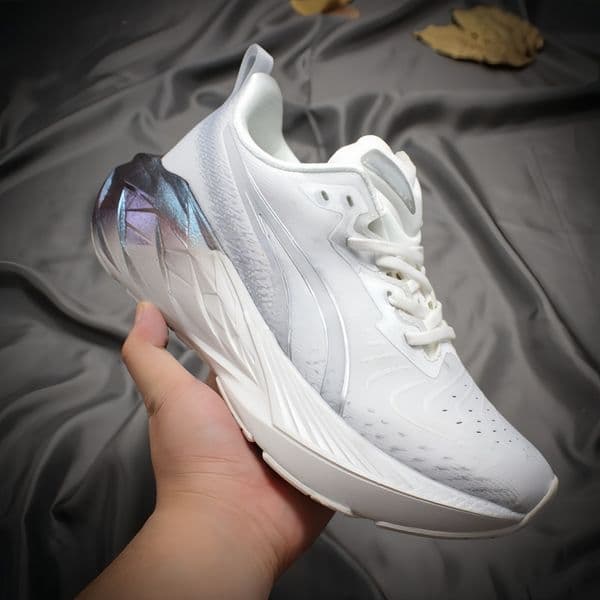 New sneakers designer shoes casual shoes fashionable shoes classic shoes luxury shoes mesh shoes running shoes comfortable shoes outdoor shoes rubber sole