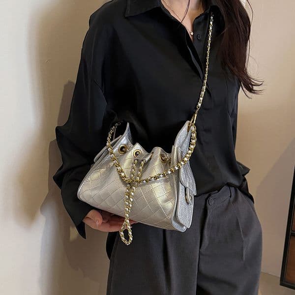 new Free shipping luxury Shoulder Bags Solid color handbag simple temperament commuting crossbody bag