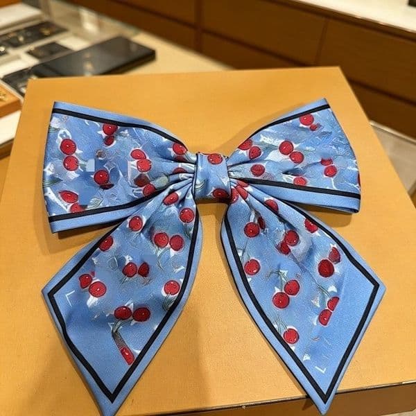 New Designer Cherry Hair Clips Luxury Bow Hair Barrettes Vintage Fun Spring Hair Claw Clip High-quality Silk Material Multi-purpose Hair Pins