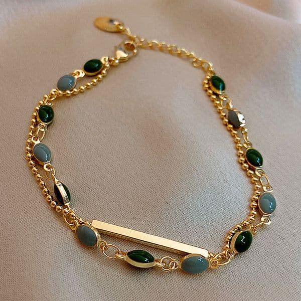 Womens Bracelet Cherry Charm Bracelet French Retro INS Style Gold Plated Chain Bracelet With Red Cherry Charms Elegant Designer Daily Wear Hand Jewelry For Women